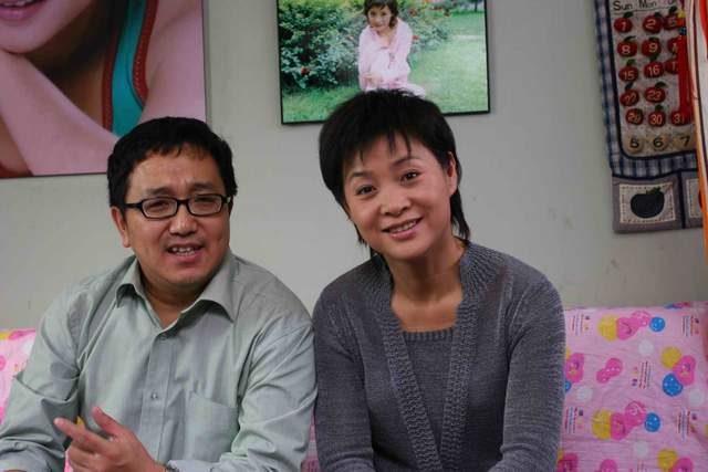 演员句号再婚娶小11岁妻子丫蛋让丧子的岳父母晚年不流泪