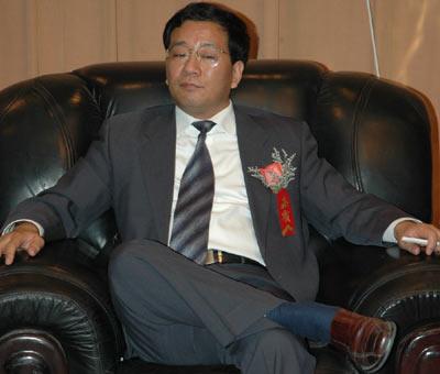 这个人就是郭凡生,现在在王健林,刘强东,马化腾等人刷屏的时代,可能