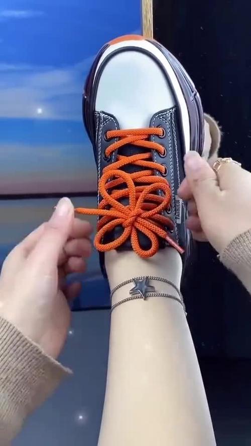 四叶草系鞋带的详细教程这次放两遍你学废了吗