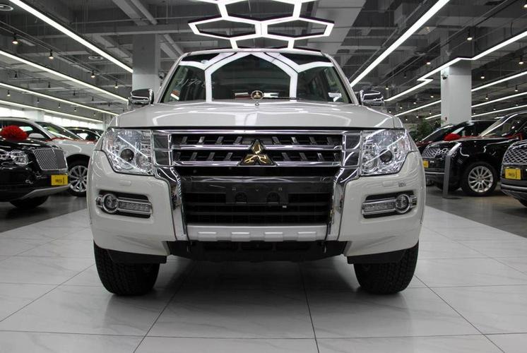 19款三菱帕杰罗v97比20款实惠配置高