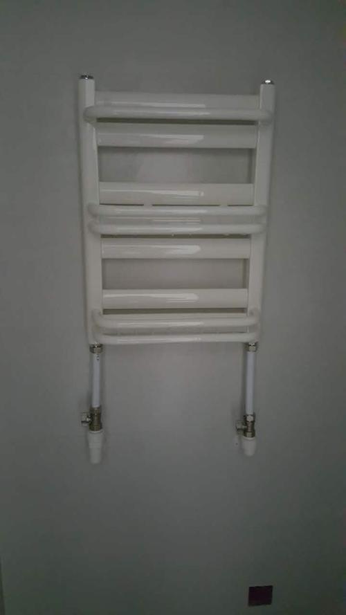 卫生间背篓安装.