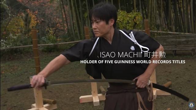 世界上第一个的居合斩高手,可以瞬间拔刀劈断射来的子弹!