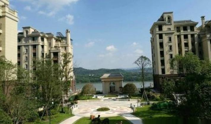 【马赛庄园花园洋房,送入户大花园 | 重庆二手房网】