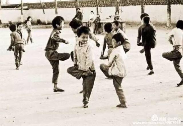 童年的回 忆一一献 给五十,六十年代的儿童