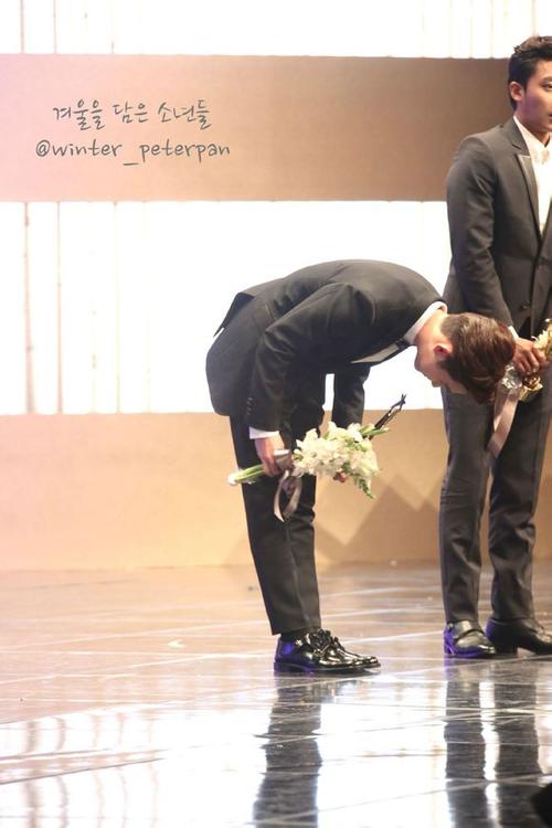 141115 大田电视剧节 90直角鞠躬,礼仪满分