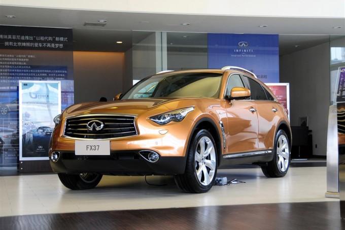 英菲尼迪fx37 2013款 3.7l at 标准版 外观