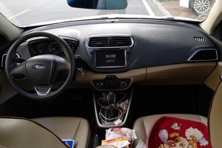 福特-福睿斯 2015款 1.5l 自动舒适型