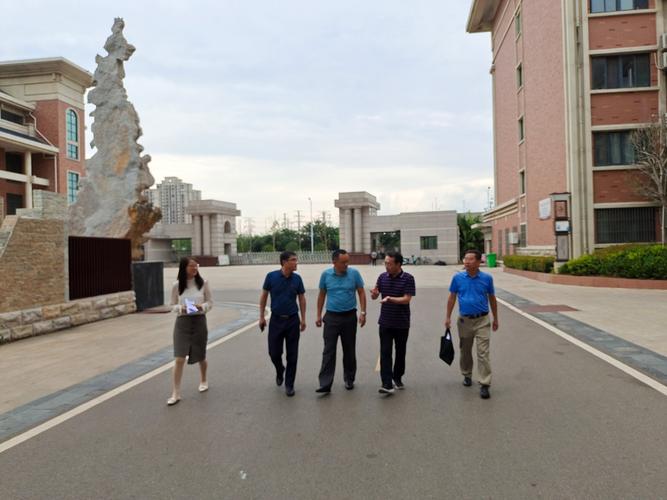 区教体局党委书记王庆学等领导一行到安徽蚌埠禹王学校检查指导创城迎