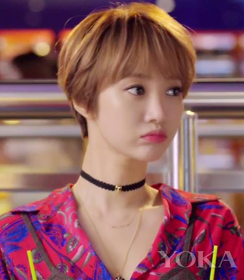 韩剧《她很漂亮》剧照