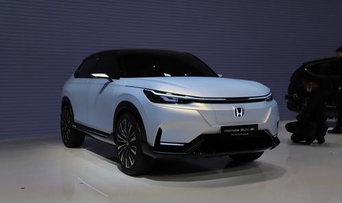 是本田和通用合作的产物,基于ultium平台打造,且定位于中型纯电suv,这