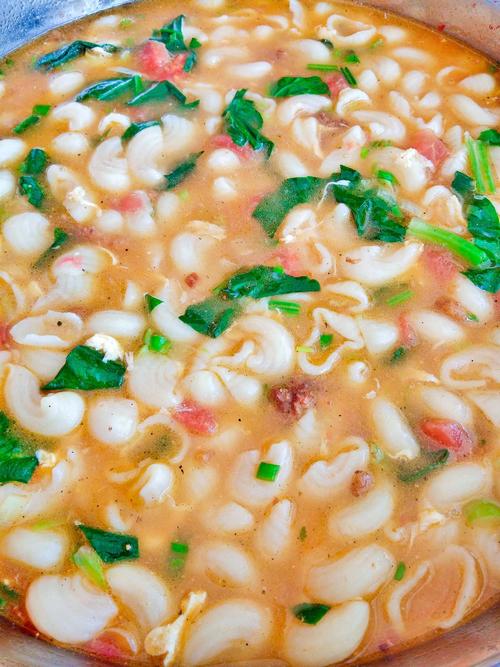 晚餐:蔬菜臊子猫耳面