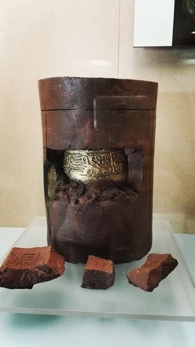 除失蜡法外青铜器的又一铸造方法——范模法