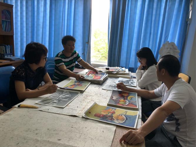 海南华侨中学初中部美术组集体备课