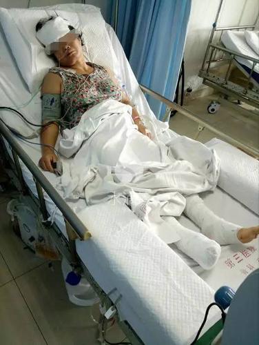 老乡一家四口在厦门遭遇车祸,老婆截肢,岳父岳母身体多处粉碎性骨折