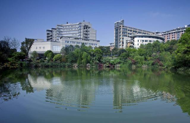 重庆理工大学它是全国毕业生就业典型经验高校50强!