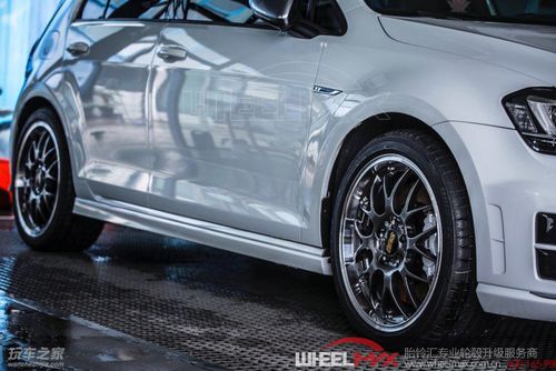 奥迪a3安装日本锻造bbs rs-gt轮毂