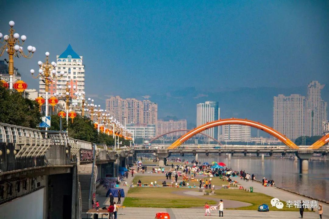 有木有发现?这两天福鼎城区颜值提升,年味渐浓呢?