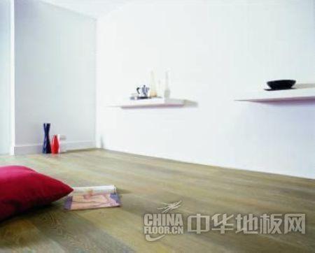 席高设计型地板——整体家居搭配