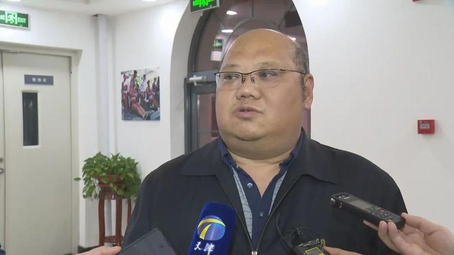 闫文港取得突破的瞬间最紧张的大概是他的母亲