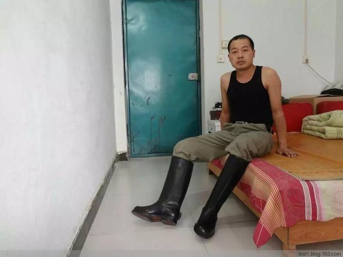 中外马靴男人
