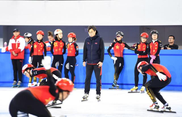 中国短道速滑以韩克韩2名金牌教练执教林孝俊归化被骂卖国贼