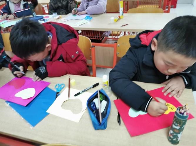 快乐作文二年级手工课做贺卡