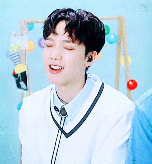 羊驼少年林煐岷 gif