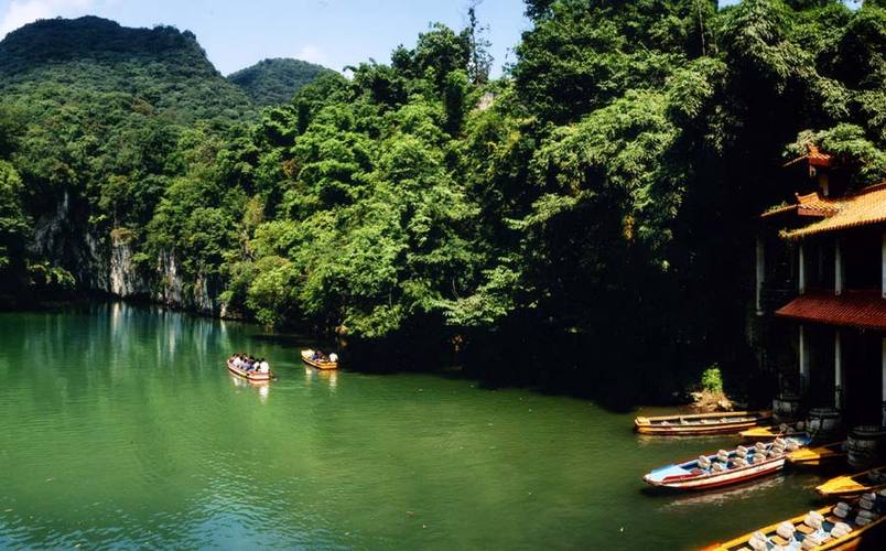 贵州安顺龙宫风景区