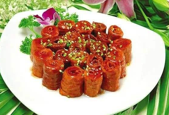 九转大肠是山东十大经典名菜,也是鲁菜最具代表菜肴之一.