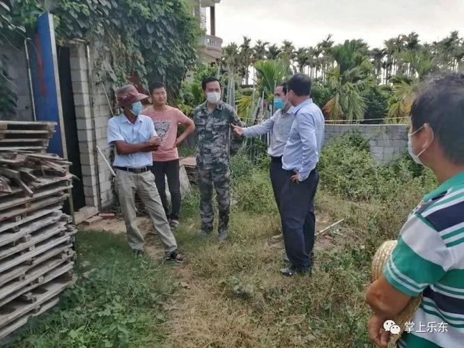乐东县林业局开展"疫情防控不松劲,退塘还林添新绿"植树活动