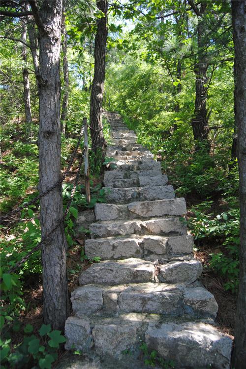 上山的石台阶路 白龙潭风景区