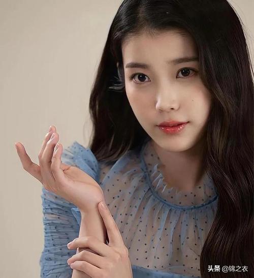 韩国美女明星李知恩一个从小美到大的姑娘
