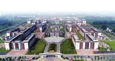 设施一流的太康县第一高级中学新校区(家印高中)