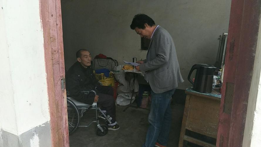 乡人大代表王军彬认真走访贫困户-沈丘县李老庄乡人大
