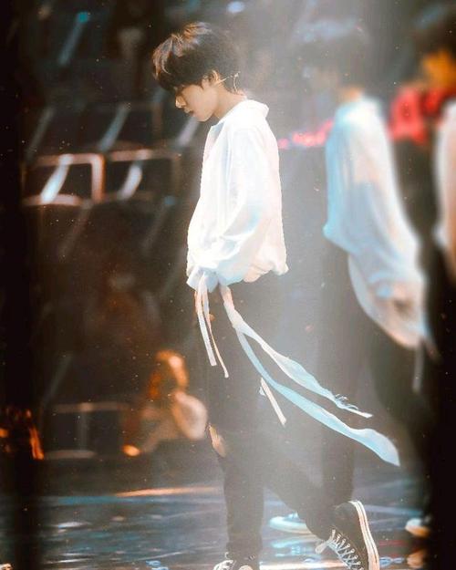 贺峻霖神图合集