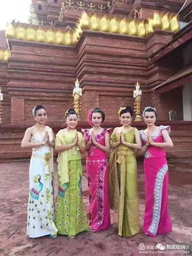 在西双版纳!这是我见过最漂亮的傣族美女大图集,美翻啦