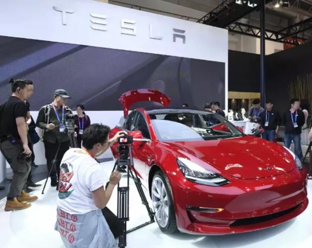 就在特斯拉公布q4财报后,市值飙升1440亿美金,而蔚来汽车美股市值不过