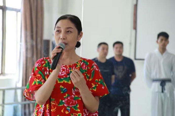 大爱无疆-- 龙宝玲老师黄梅戏身段集训系列报道(五)