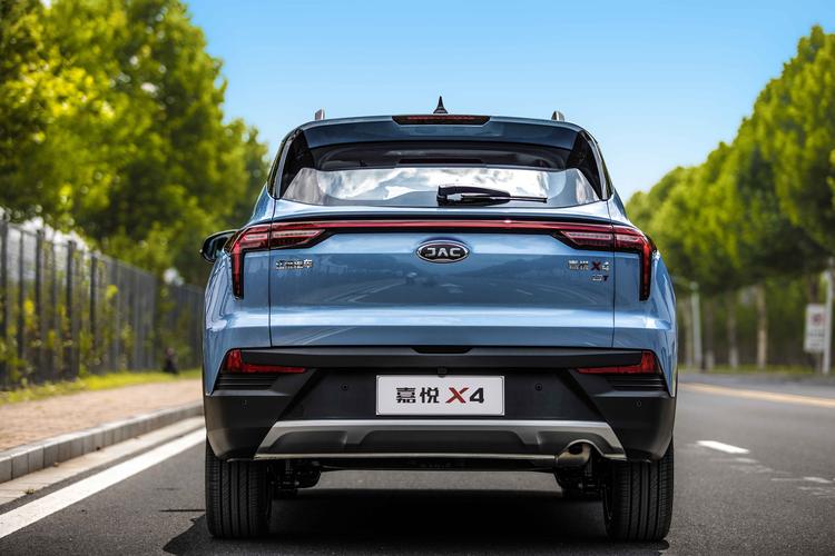 江淮嘉悦x4售7.28万元起!