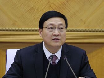 河南省省委宣传部常务副部长,新闻发言人王耀(图片来源 映象网)