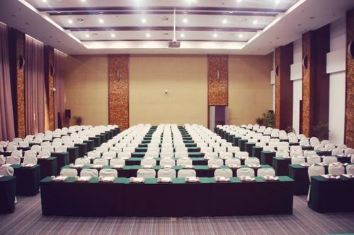 为您推荐最常见的六种会议桌型布置.