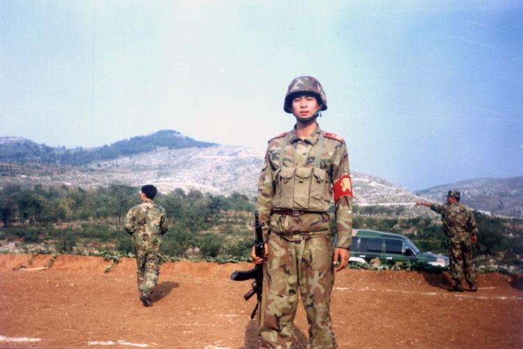 军旅生崖_刘明雄