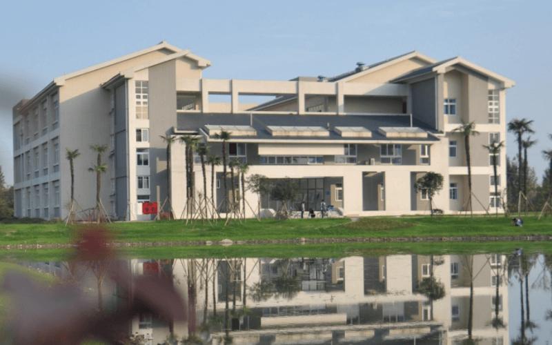 成都医学院校园风光