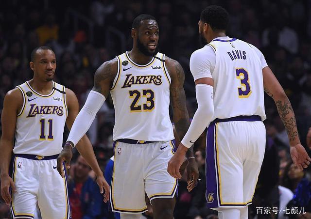 nba常规赛,灰熊主场108-95战胜湖人,湖人失误连连,三巨头不仅萎靡不振
