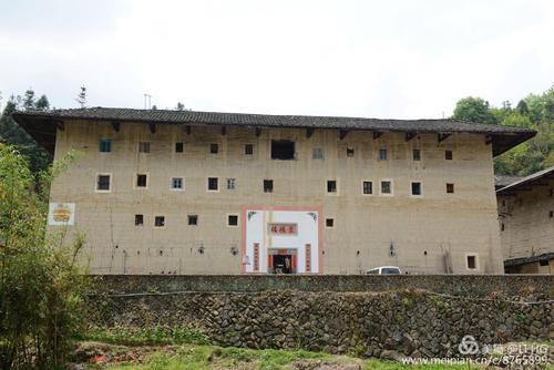 走进福建客家土楼