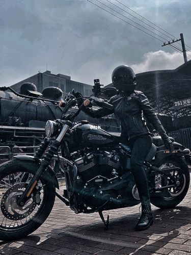 女骑士的第一辆哈雷重机摩托车_摩托车_cc霜_摩托车分享_汽车_摩托车