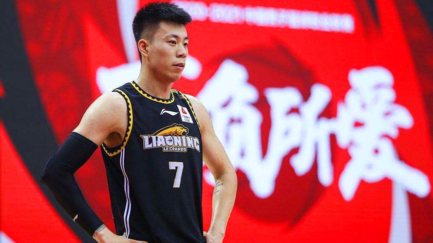 张镇麟开季表现炸裂,辽篮受益匪浅,但他进步空间