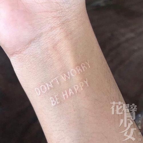 花臂少女2020新品新工艺白色字母手腕纹身贴don"t worry be happy