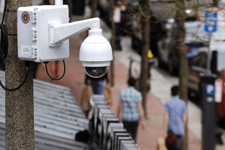 一项新的调查显示,备受争议的人脸识别摄像头将在美国联邦政务中发挥