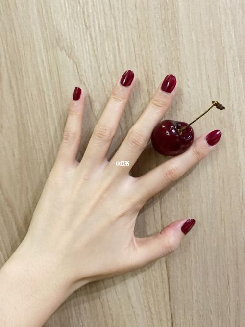 dior853指甲油·真车厘子色_车厘子_指甲油_迪奥怎么样_新年去哪玩_美